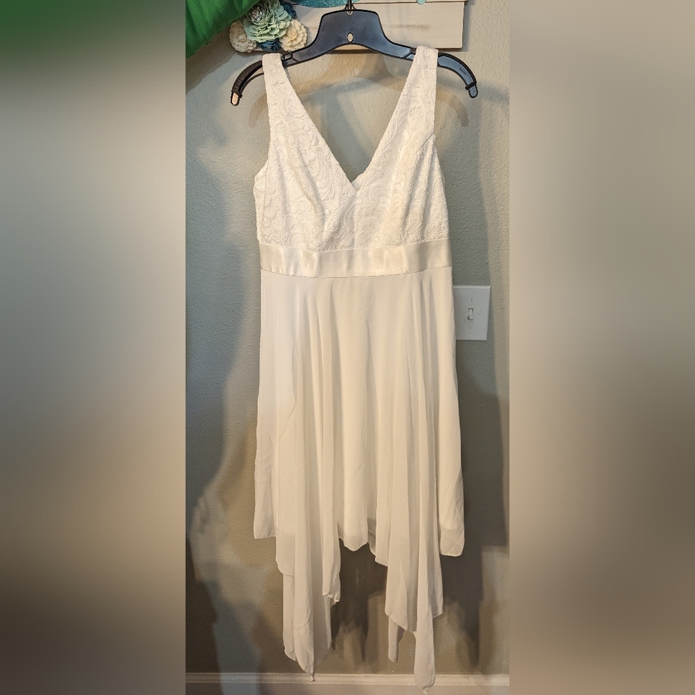 NWT Ever Pretty white cocktail dress